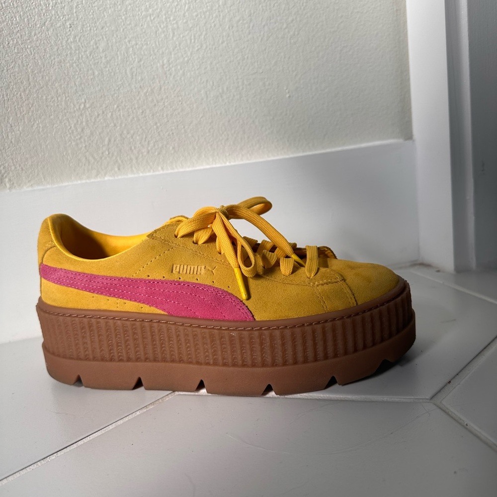 FENTY PUMA BY RIHANNA     
Cleated Creeper Womens Leather Platform Sneakers